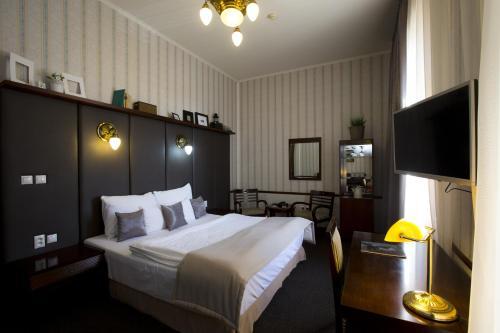 Hotel Golden Eagle