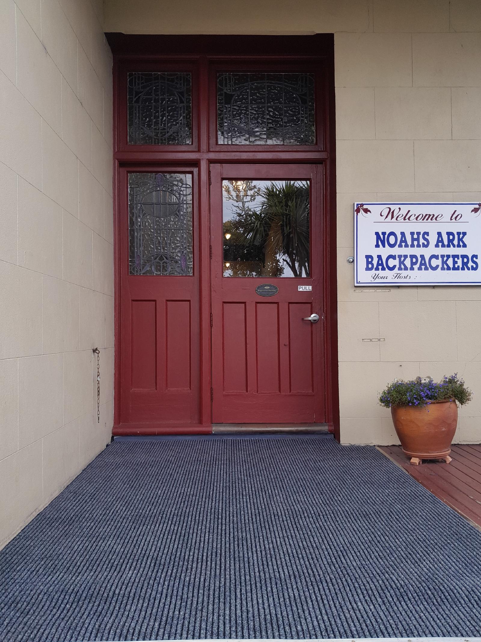 Noah's Ark Backpackers