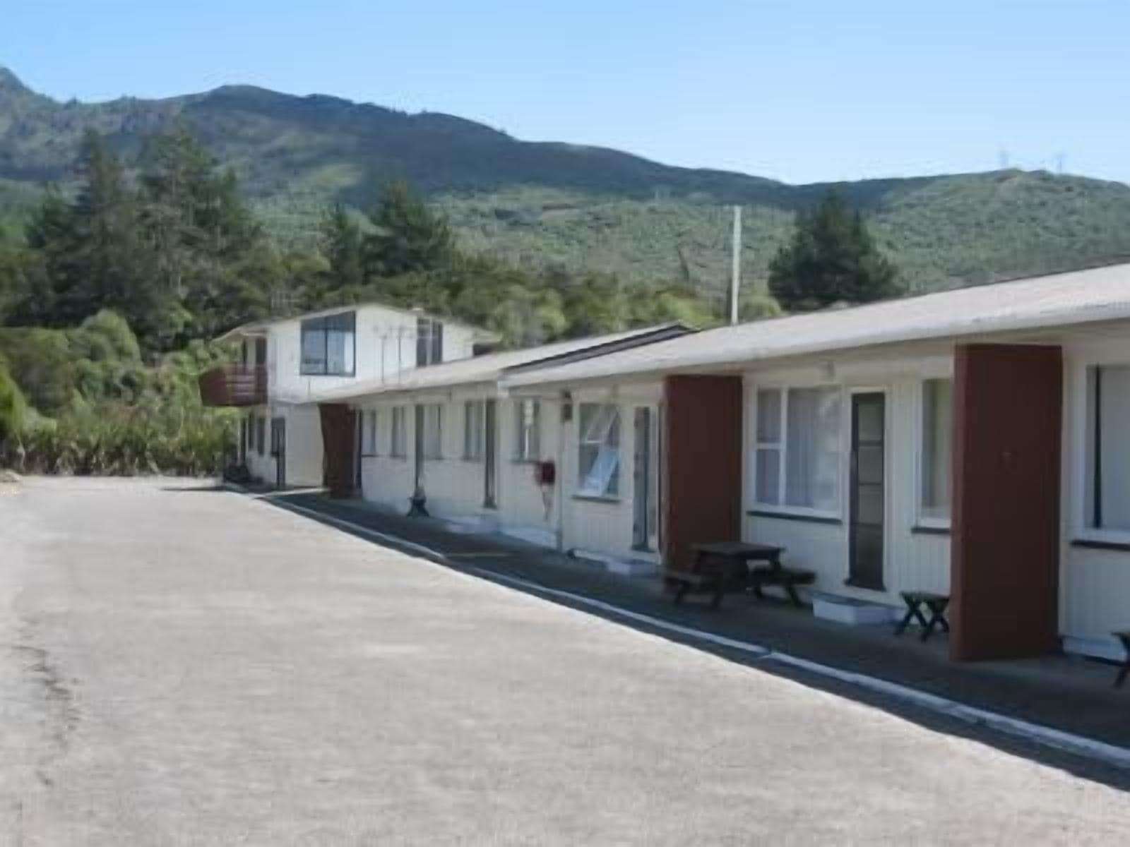 Rainbow Motel