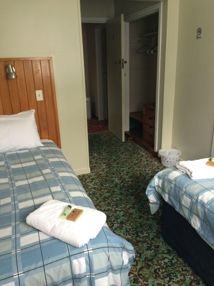 Ariki Backpackers