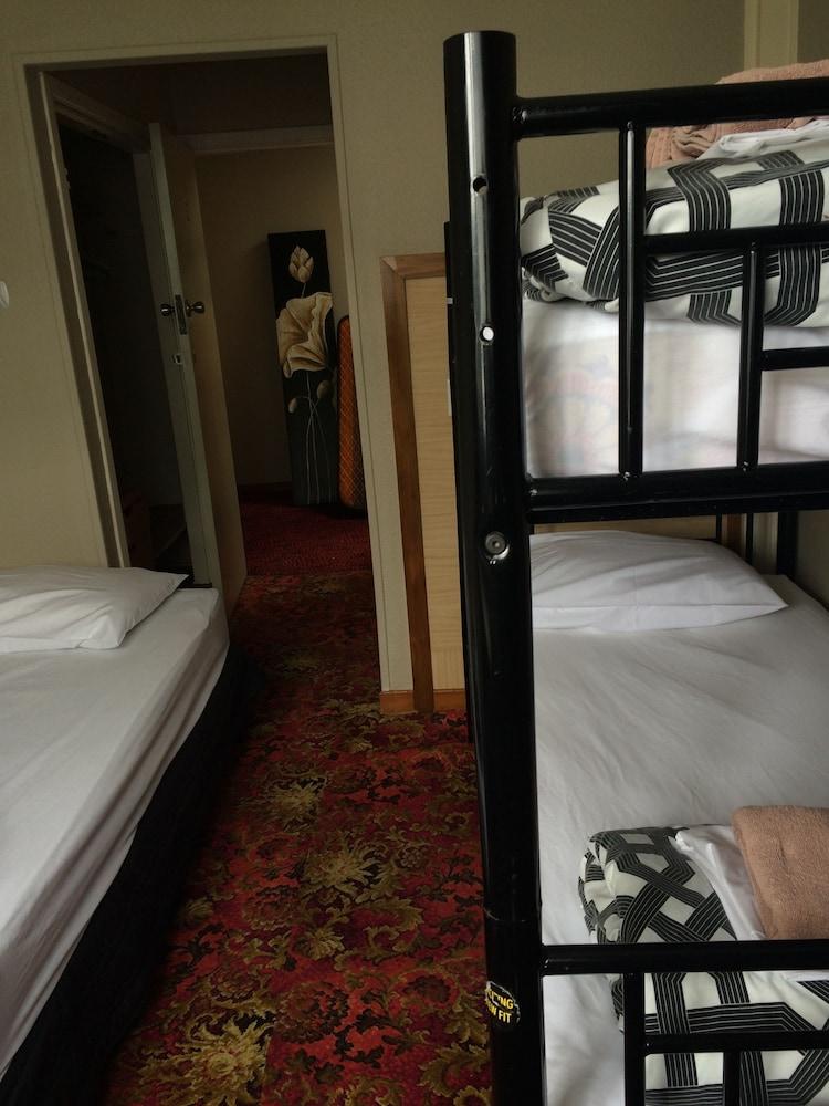 Ariki Backpackers