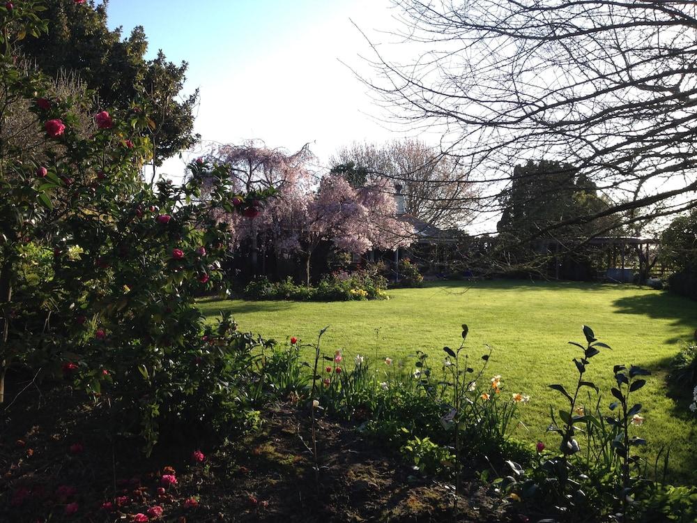 Bluebell Lodge And Cottage