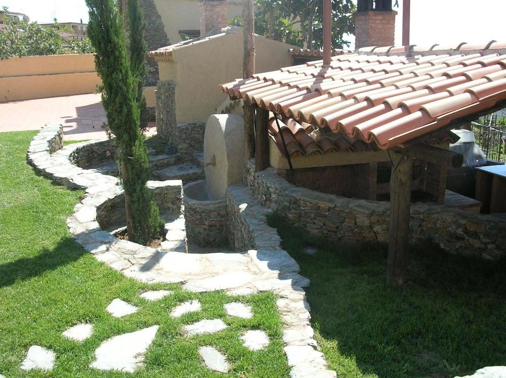 Il Borgo della Marinella