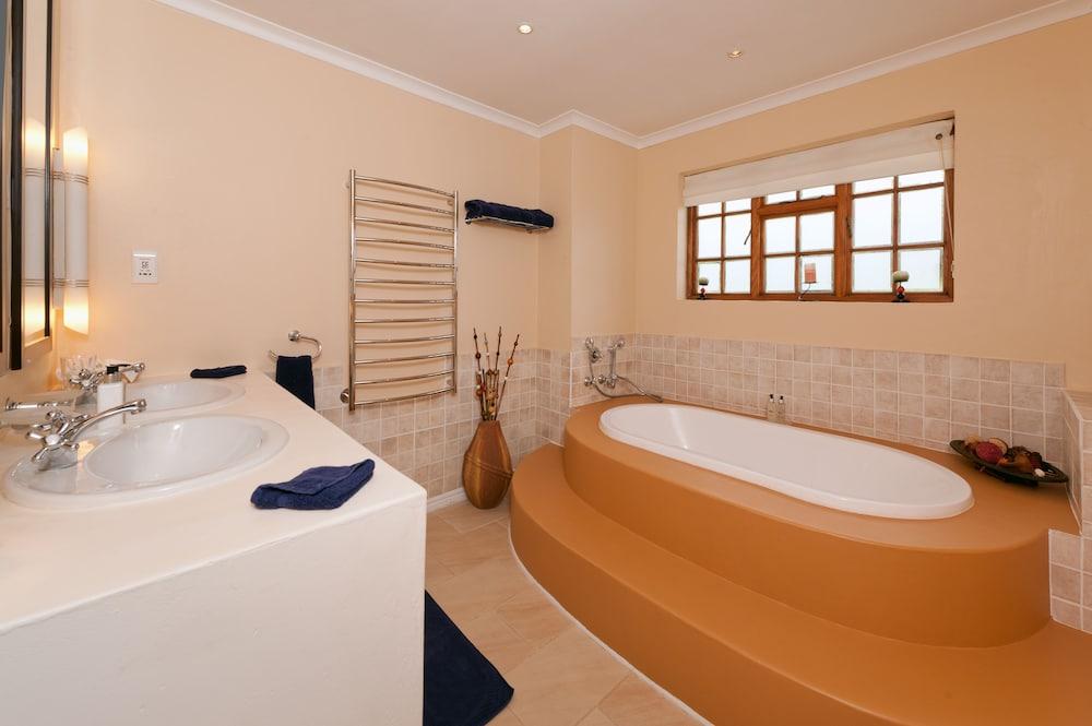 Bellavista Country Place