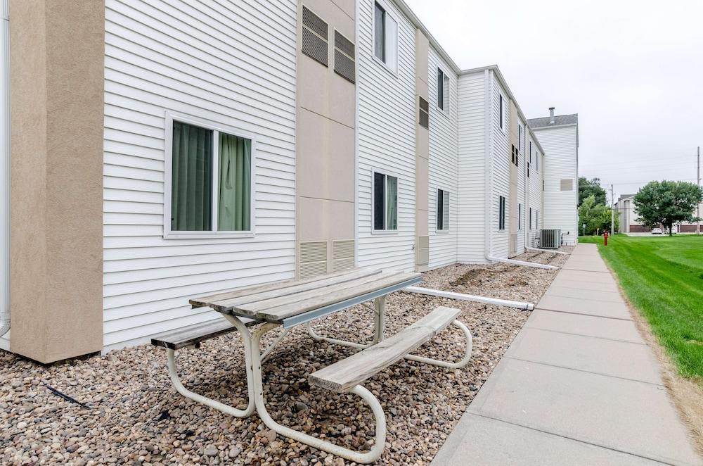 Motel 6 Kearney
