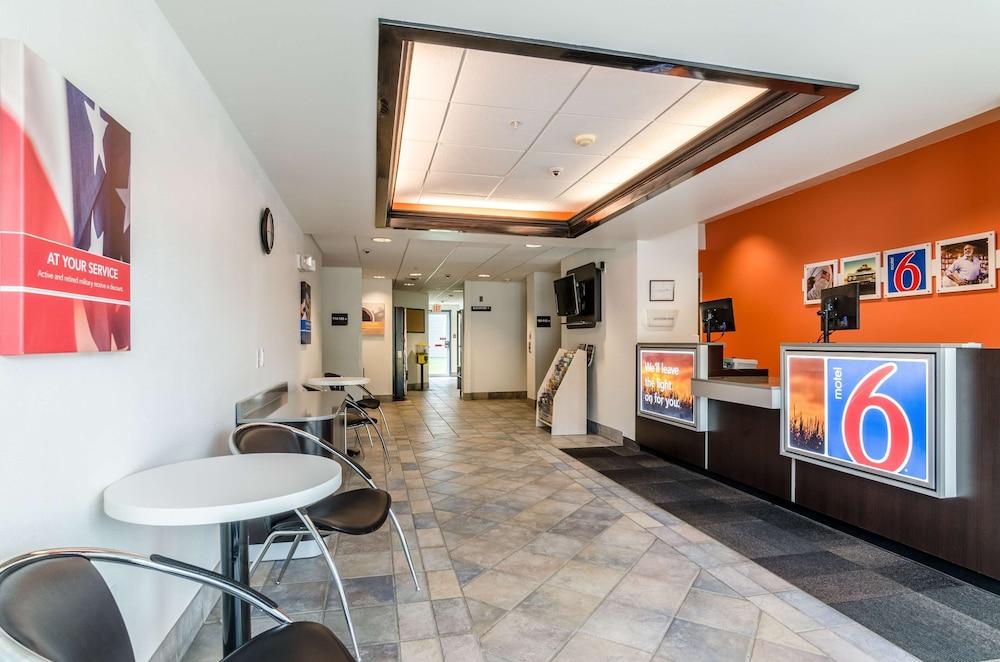 Motel 6 Kearney