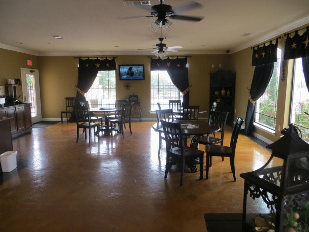Black Gold Inn