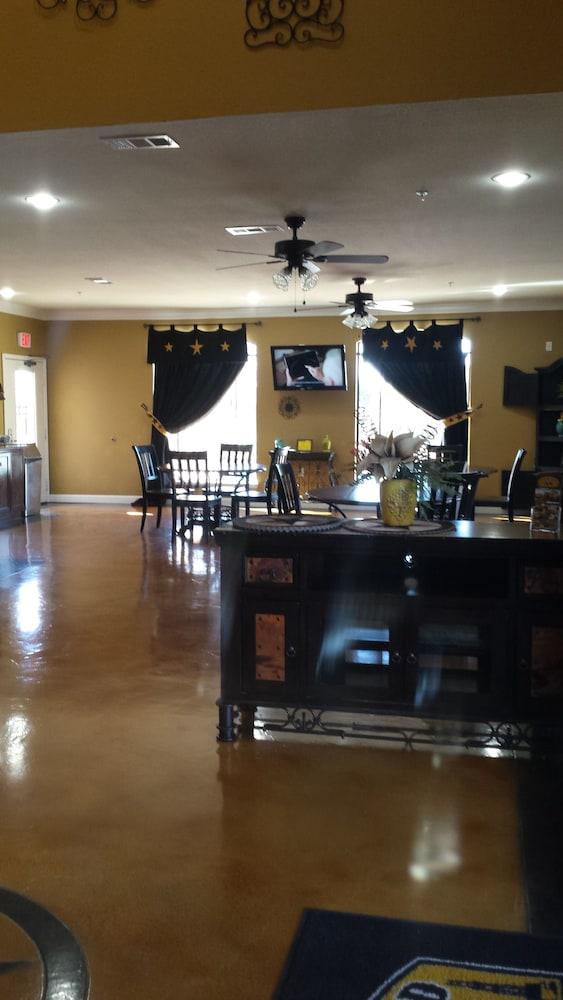 Black Gold Inn