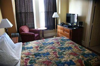Yale Hotel