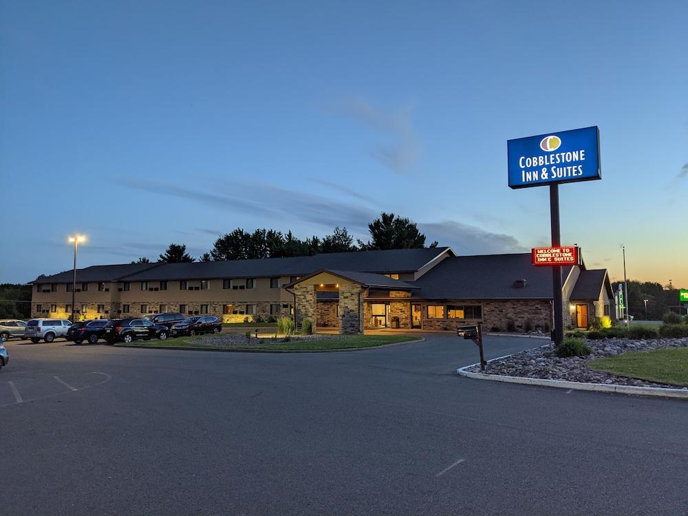 Boarders Inn And Suites