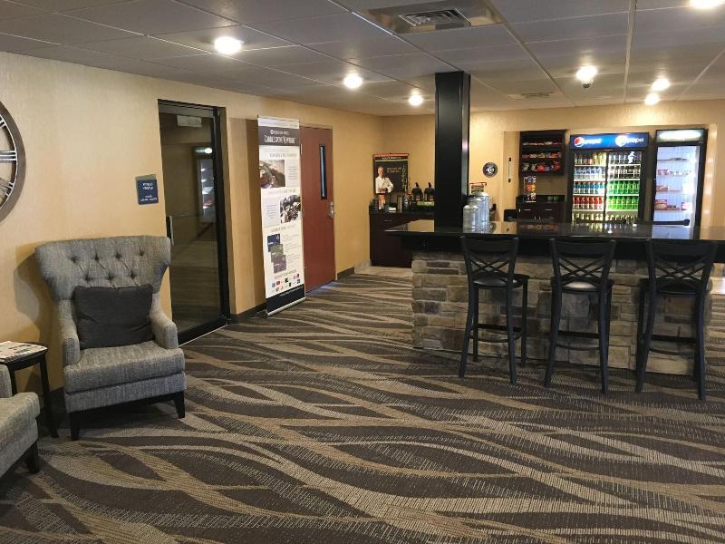 Boarders Inn And Suites