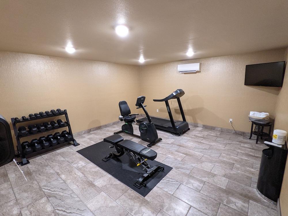 Boarders Inn And Suites