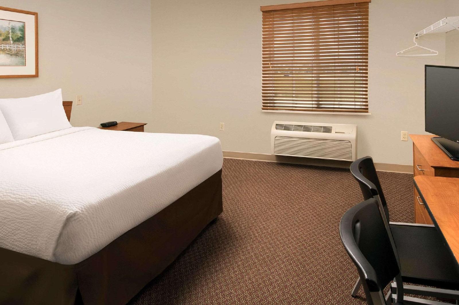 WoodSpring Suites Evansville