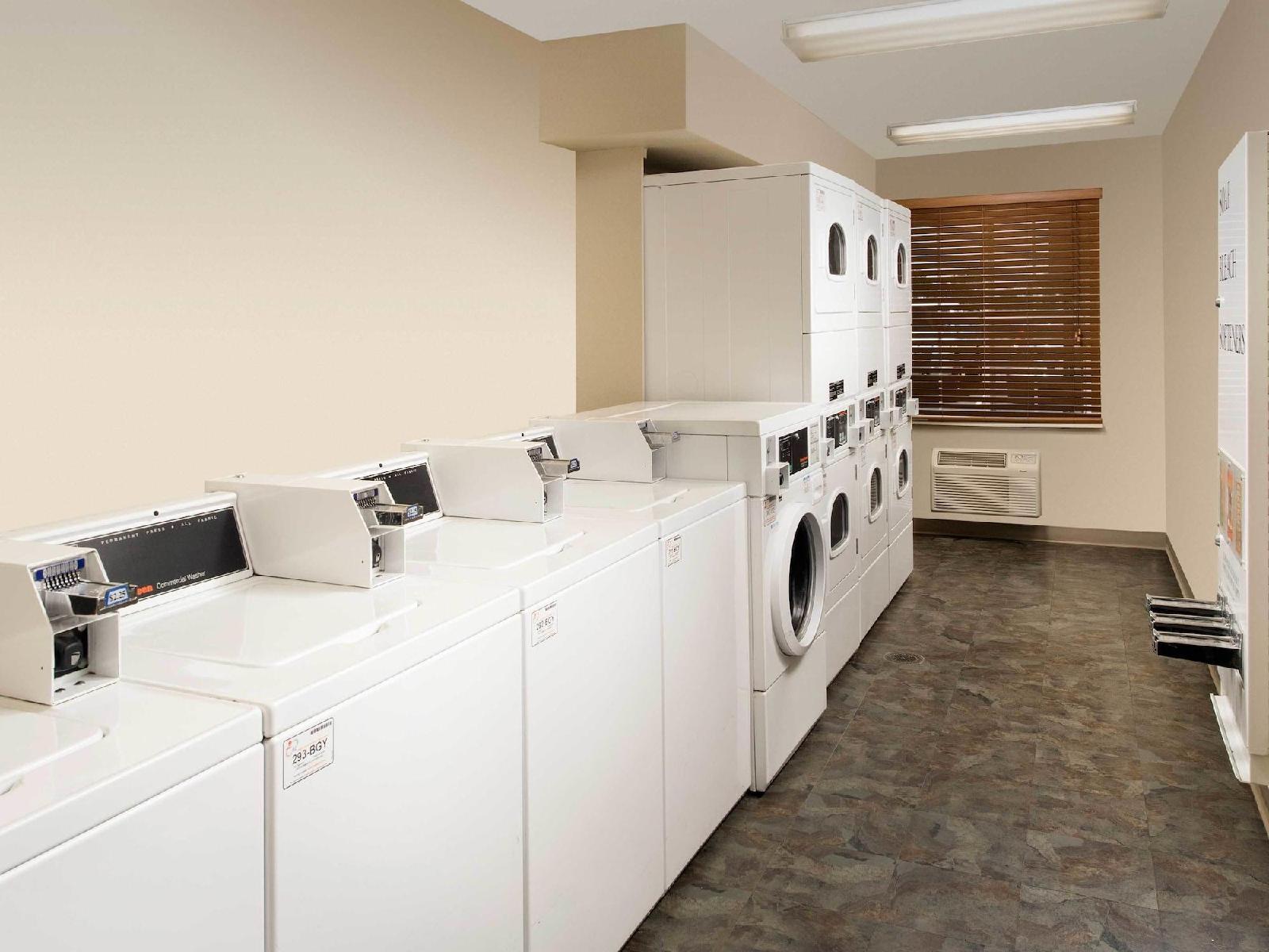 WoodSpring Suites Evansville