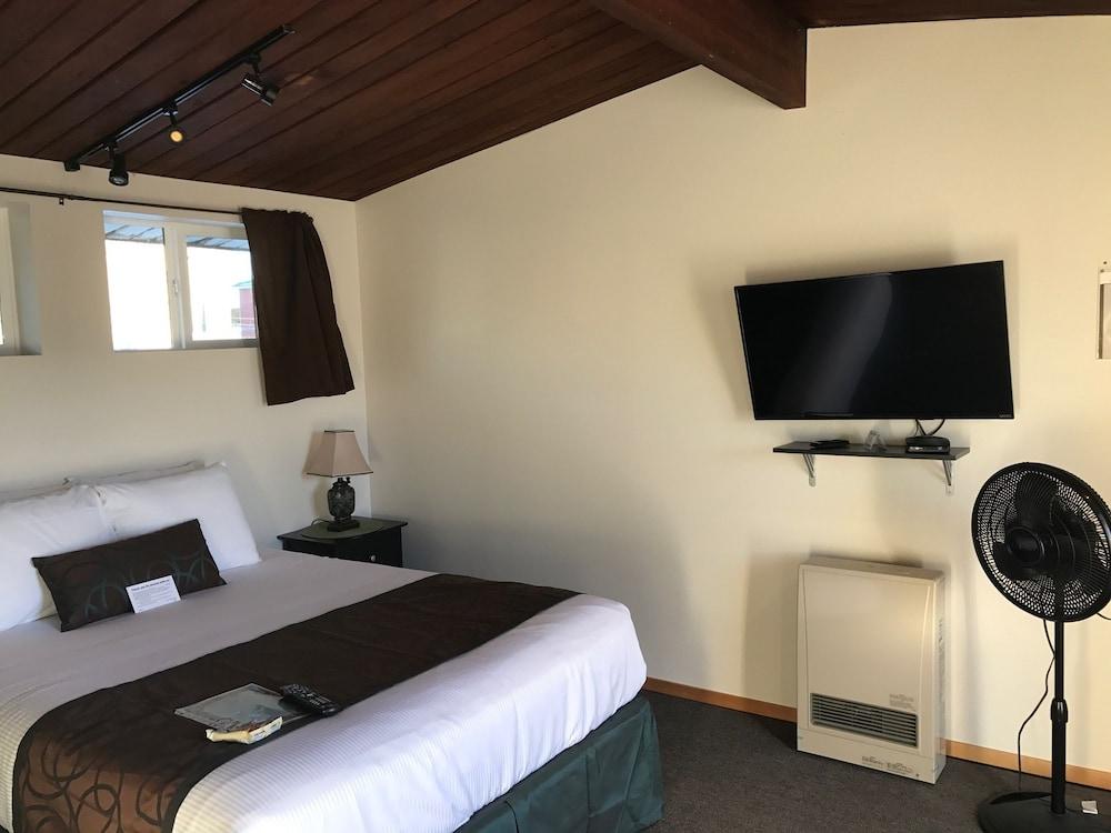 The Pioneer Motel