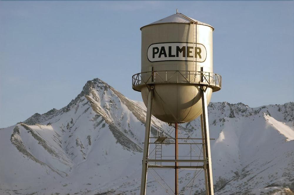 The Pioneer Motel