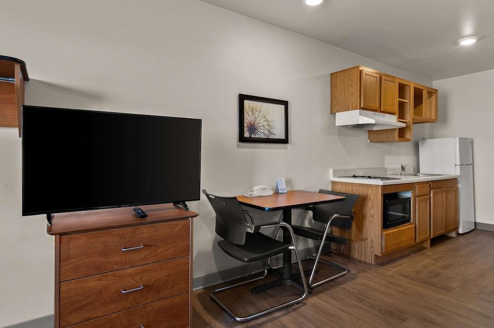 WoodSpring Suites Champaign Urbana