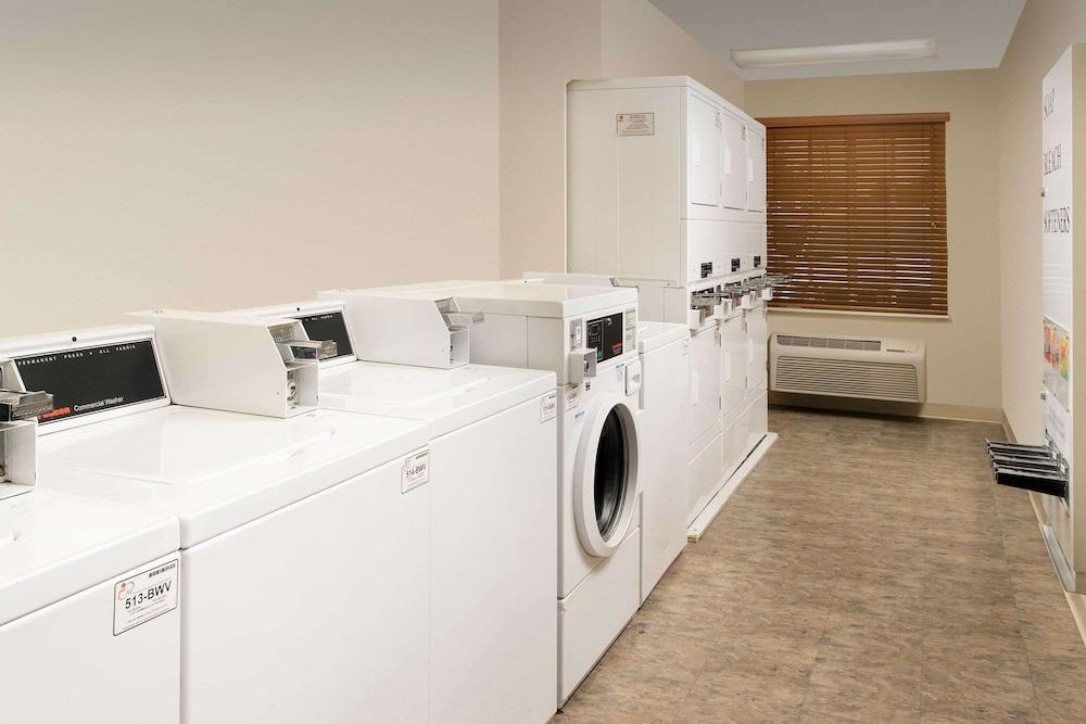 WoodSpring Suites Champaign Urbana