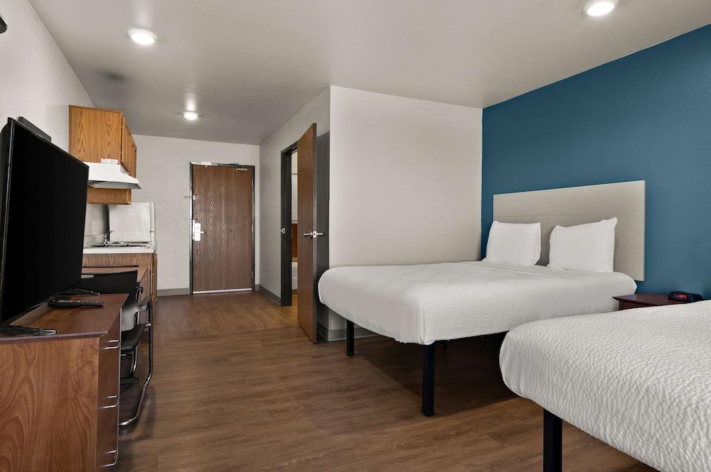 WoodSpring Suites Champaign Urbana