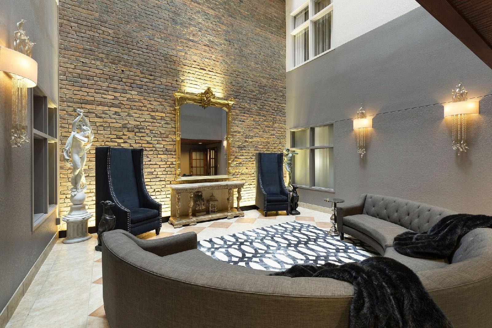 Des Lux Hotel