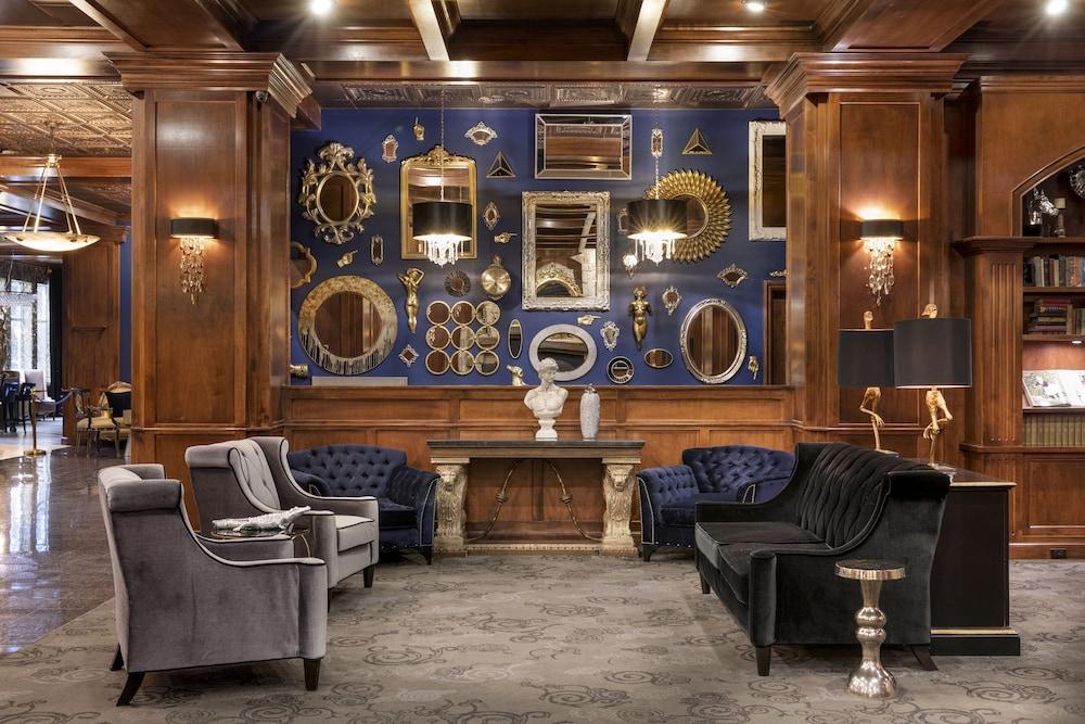 Des Lux Hotel