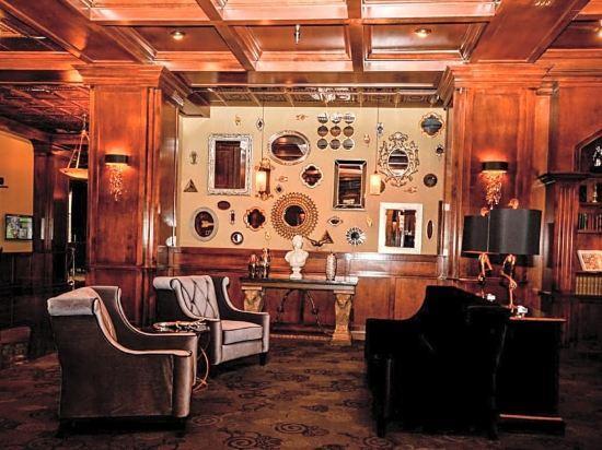 Des Lux Hotel