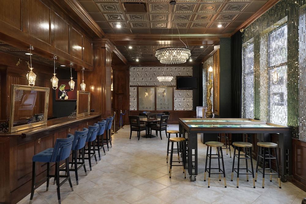 Des Lux Hotel