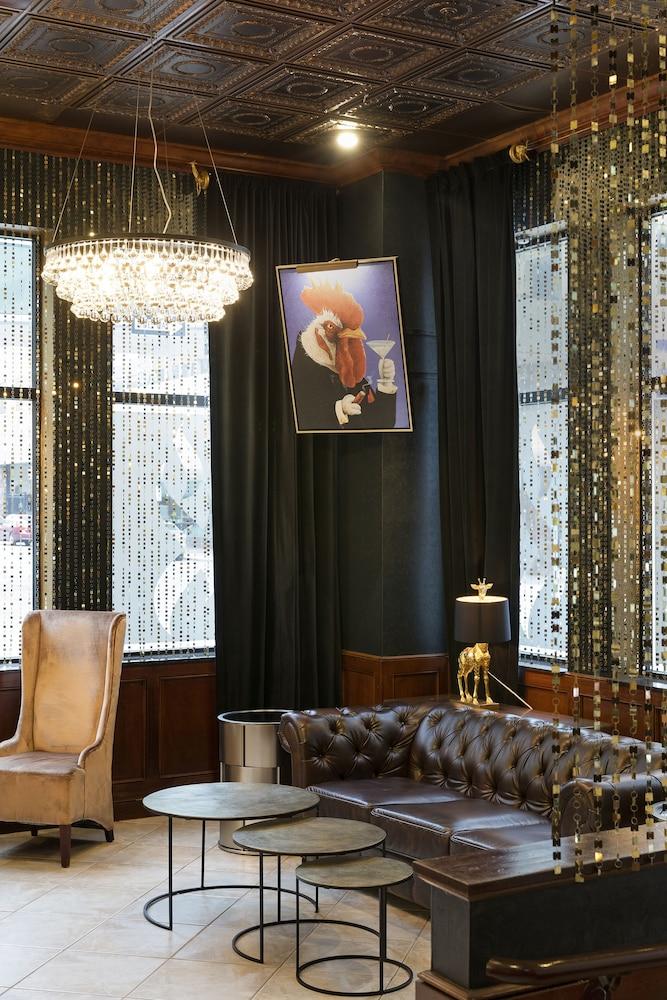 Des Lux Hotel