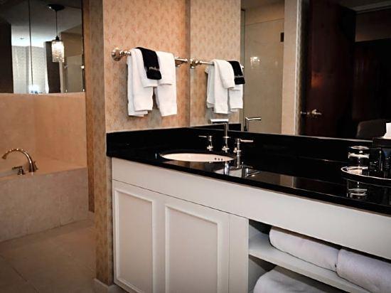 Des Lux Hotel