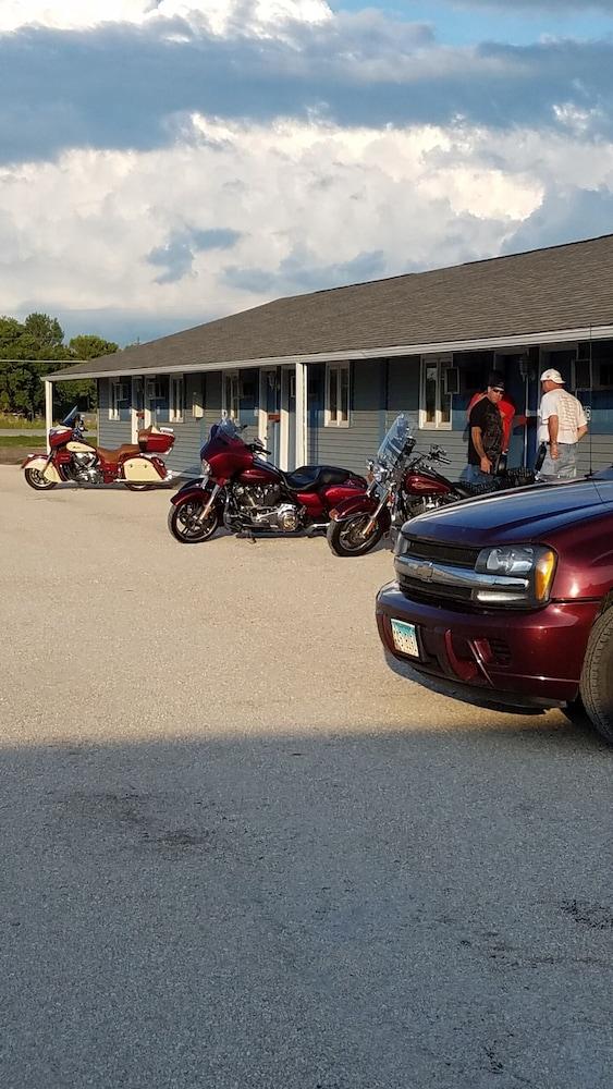 Burr Oak Motel