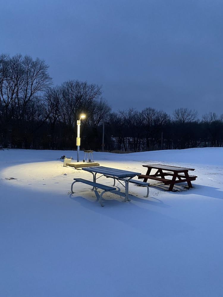 Burr Oak Motel