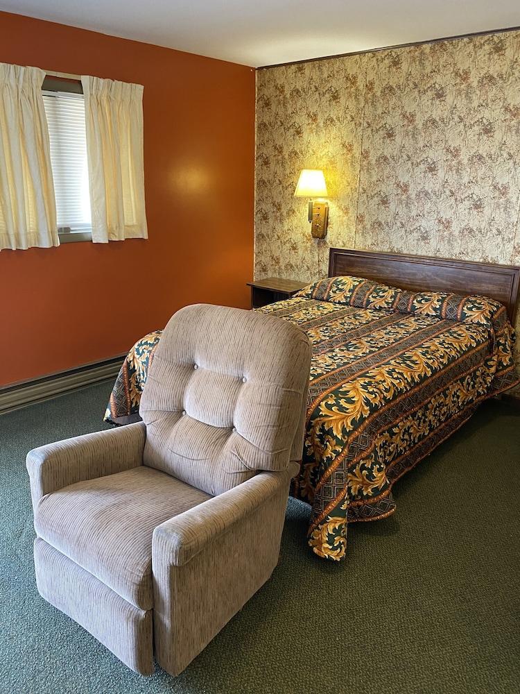 Burr Oak Motel