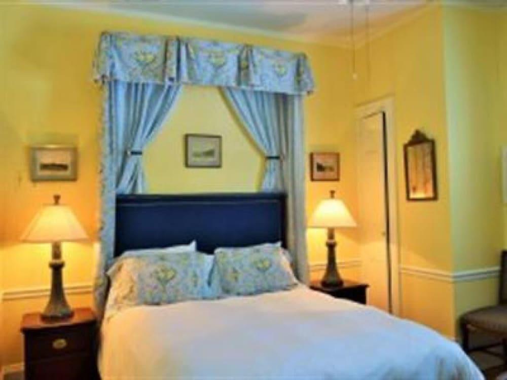Inns On Bellevue