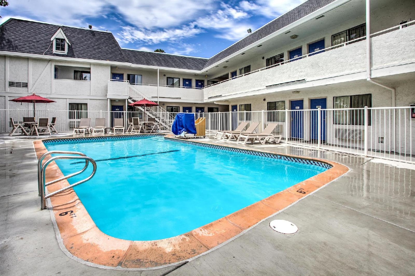 Motel 6