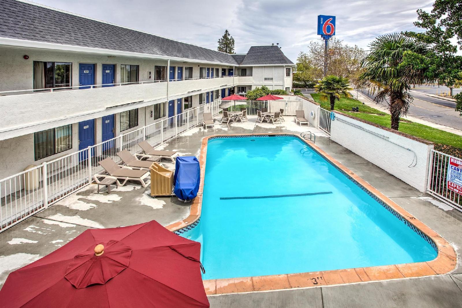 Motel 6