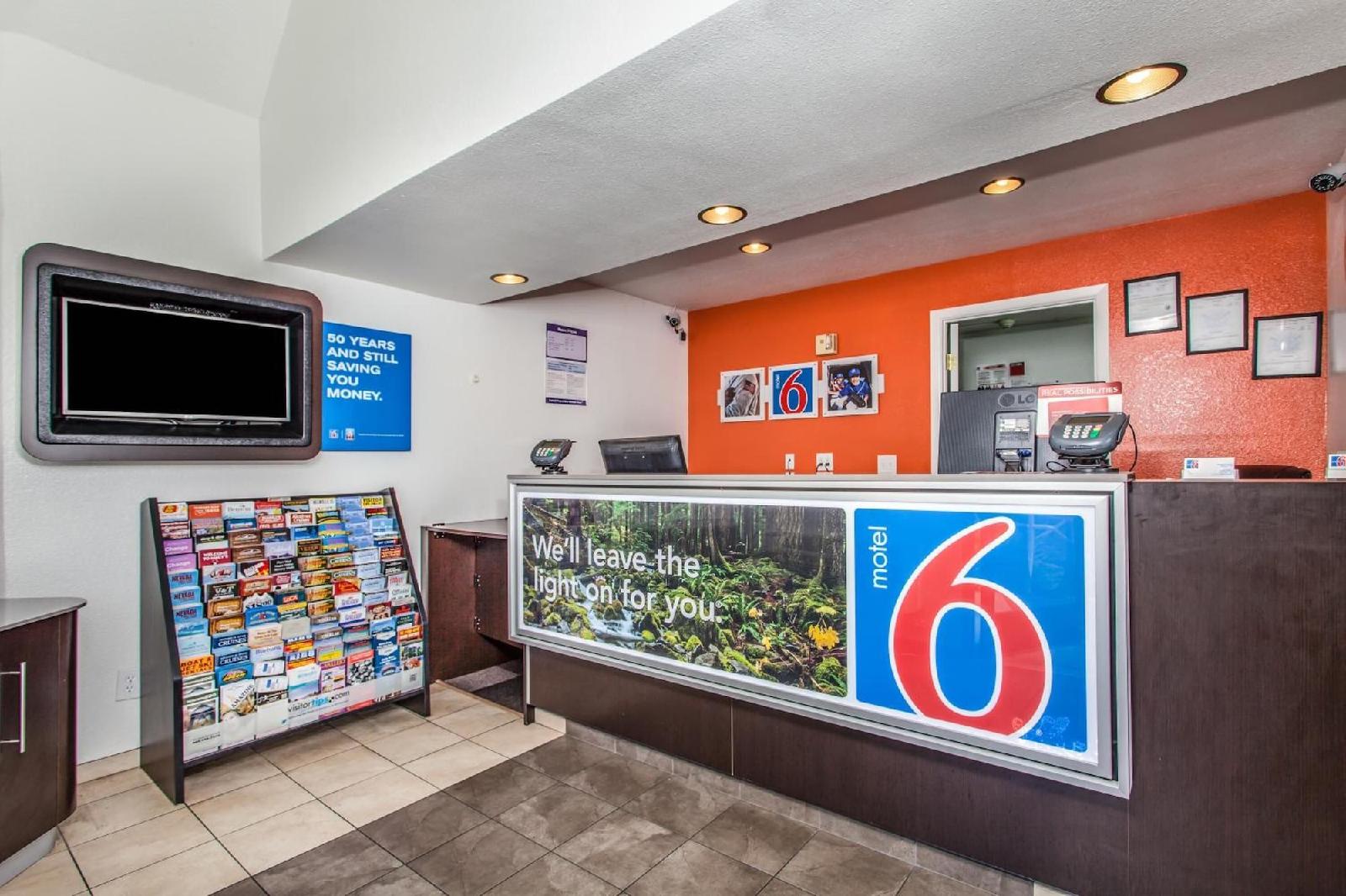 Motel 6