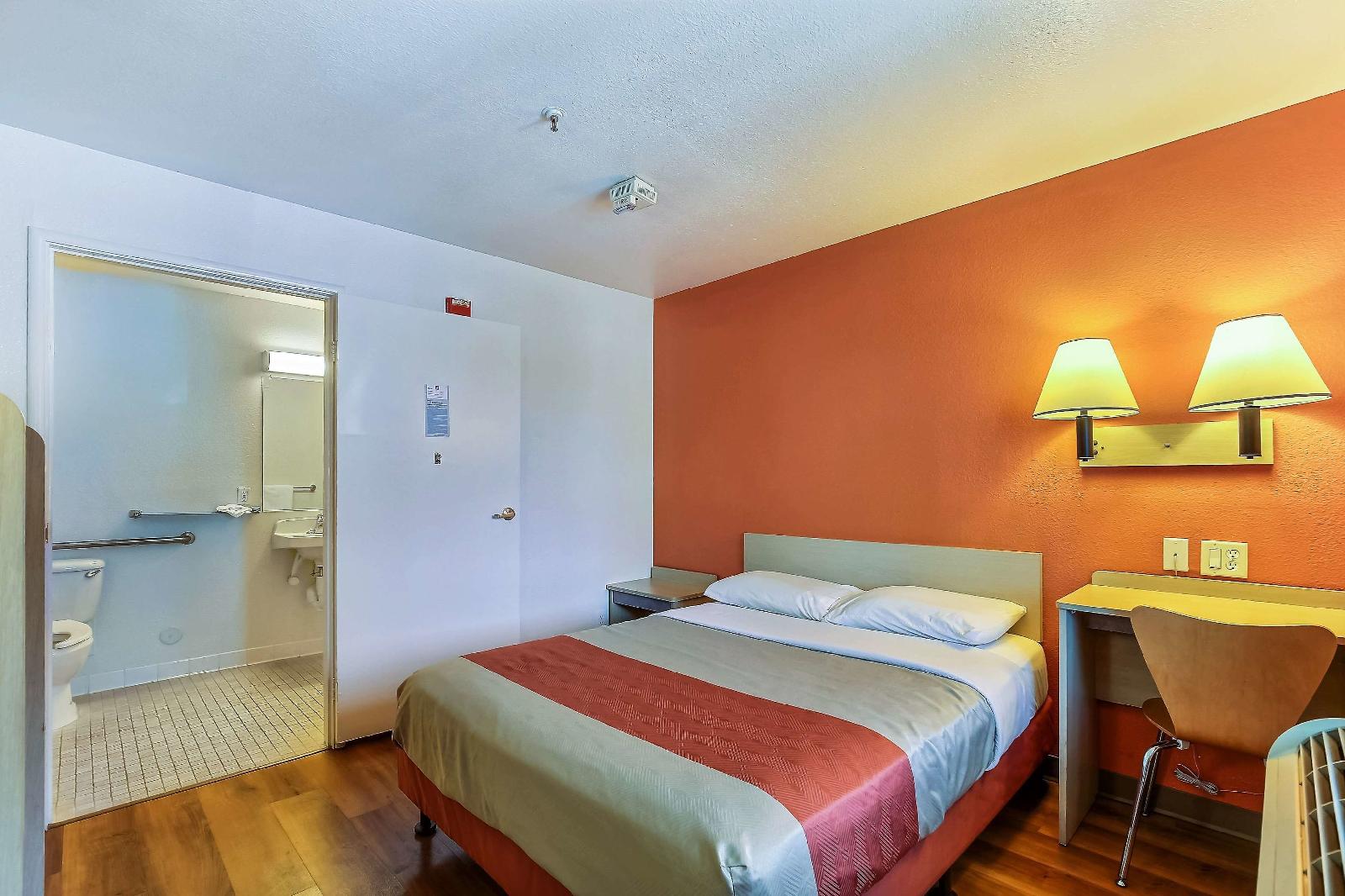 Motel 6 Pinole