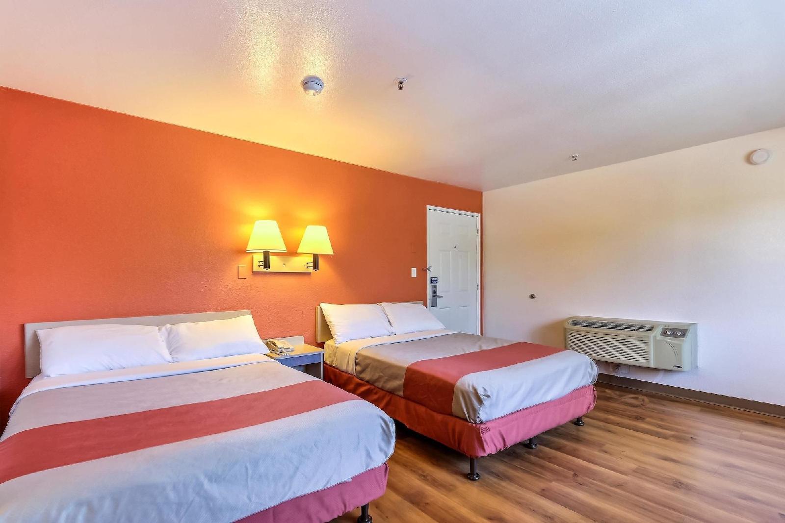 Motel 6 Pinole