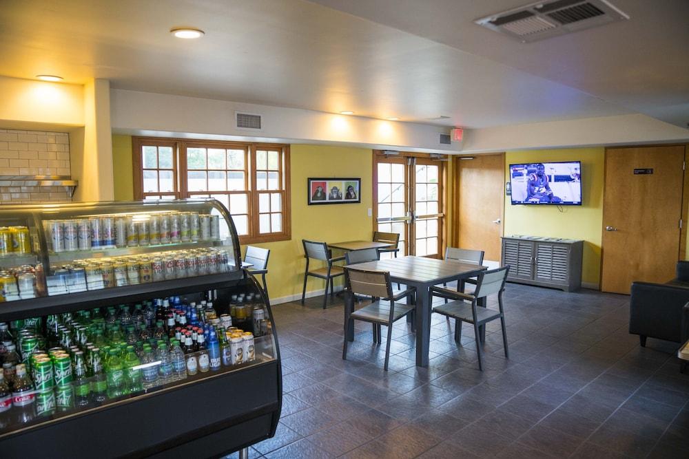 Orange Tree Inn