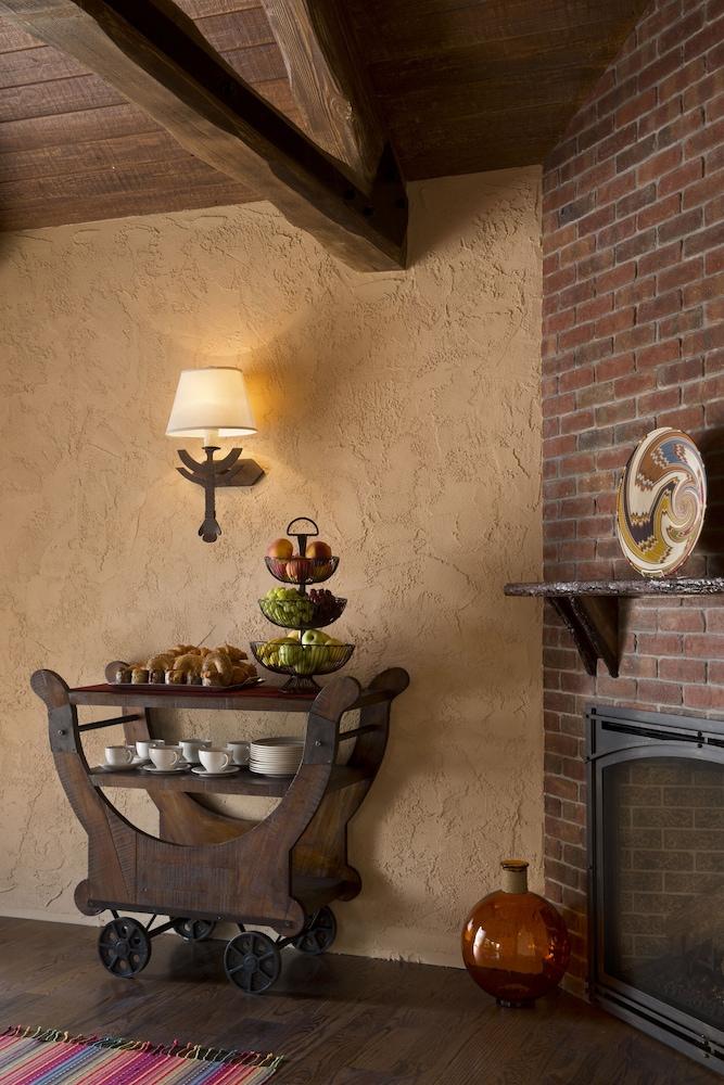 Rancho Caymus Inn