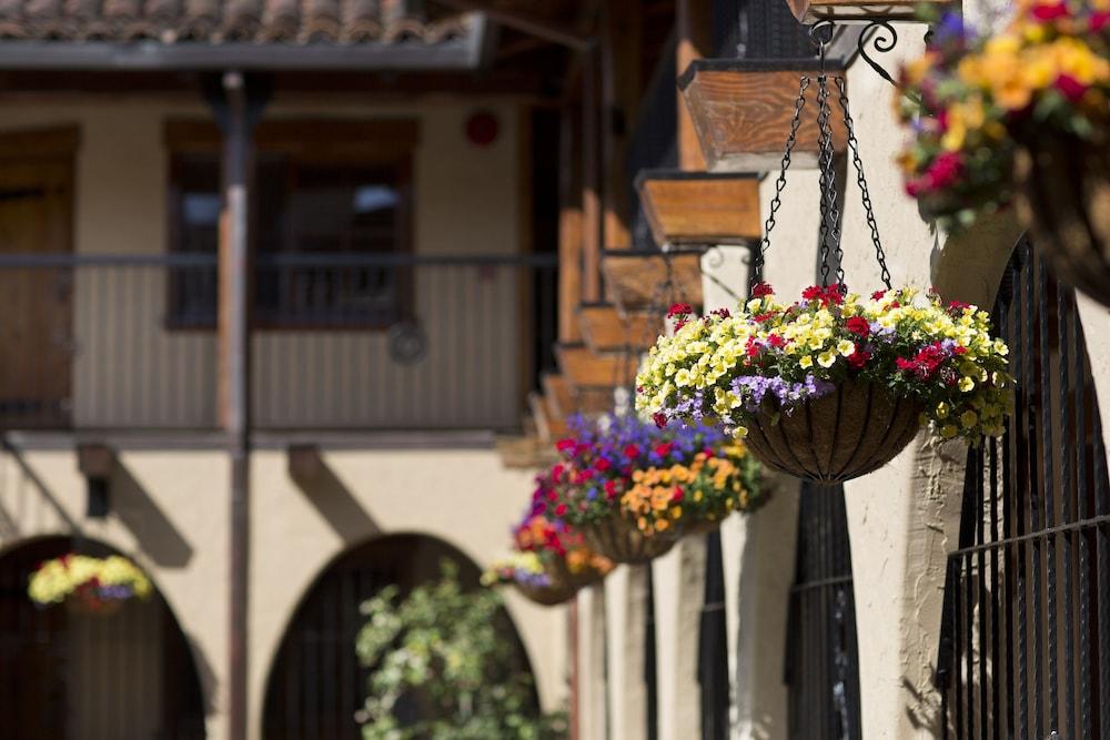 Rancho Caymus Inn