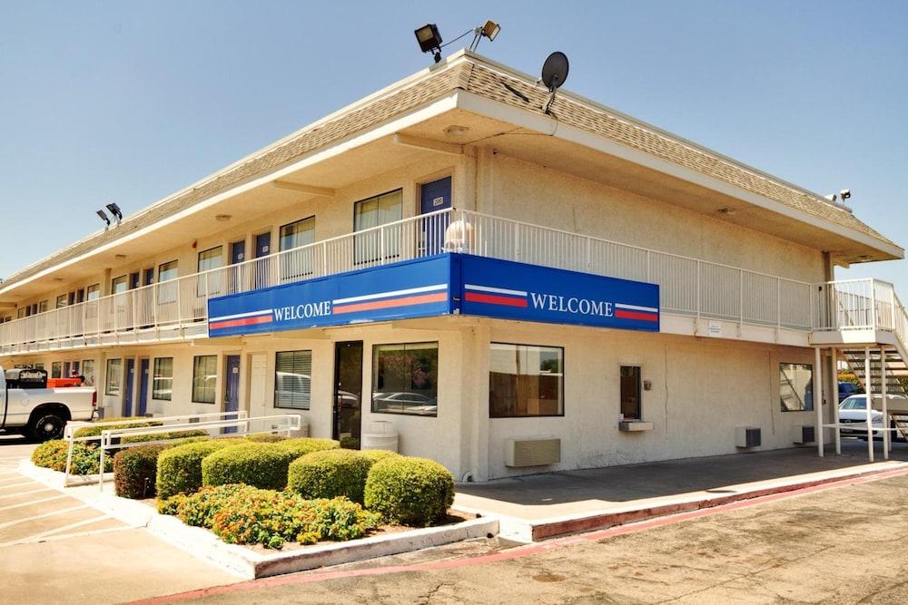 Motel 6 Dallas Irving
