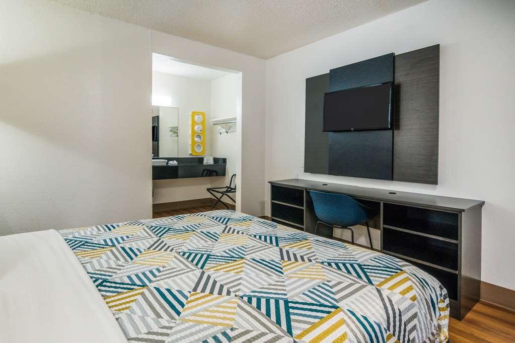 Motel 6 Dallas Irving