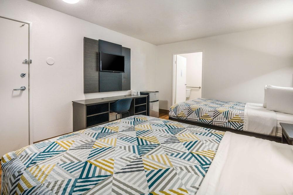 Motel 6 Dallas Irving