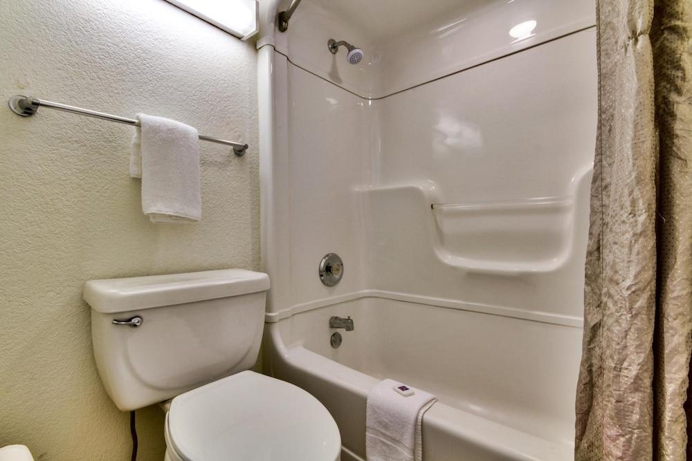 Motel 6 Dallas Irving
