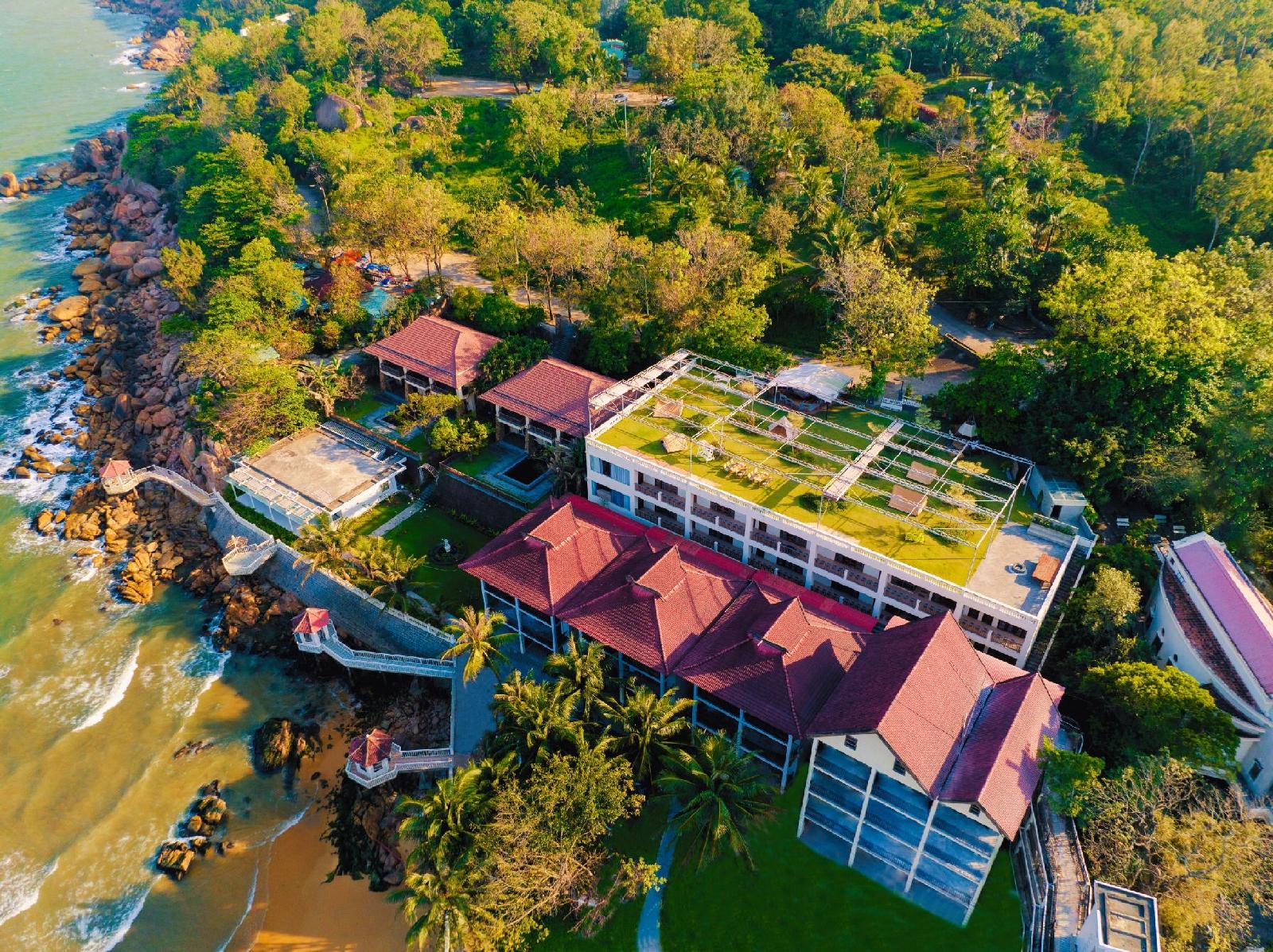 Royal Hotel & Healthcare Resort