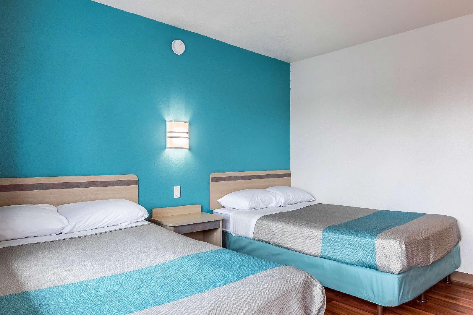 Motel 6 Janesville