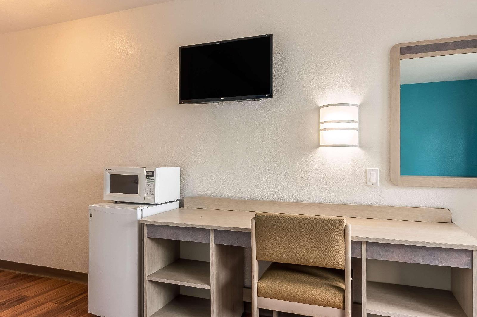 Motel 6 Janesville