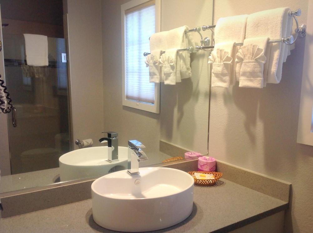 America's Best Inns & Suites Merced