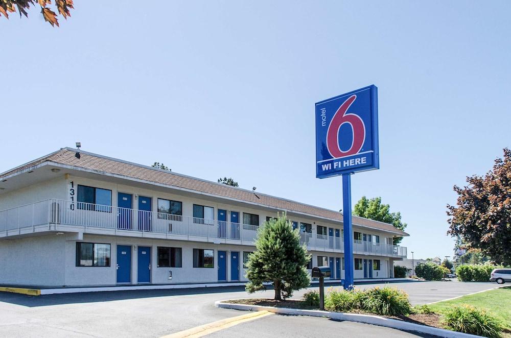 Motel 6 Centralia